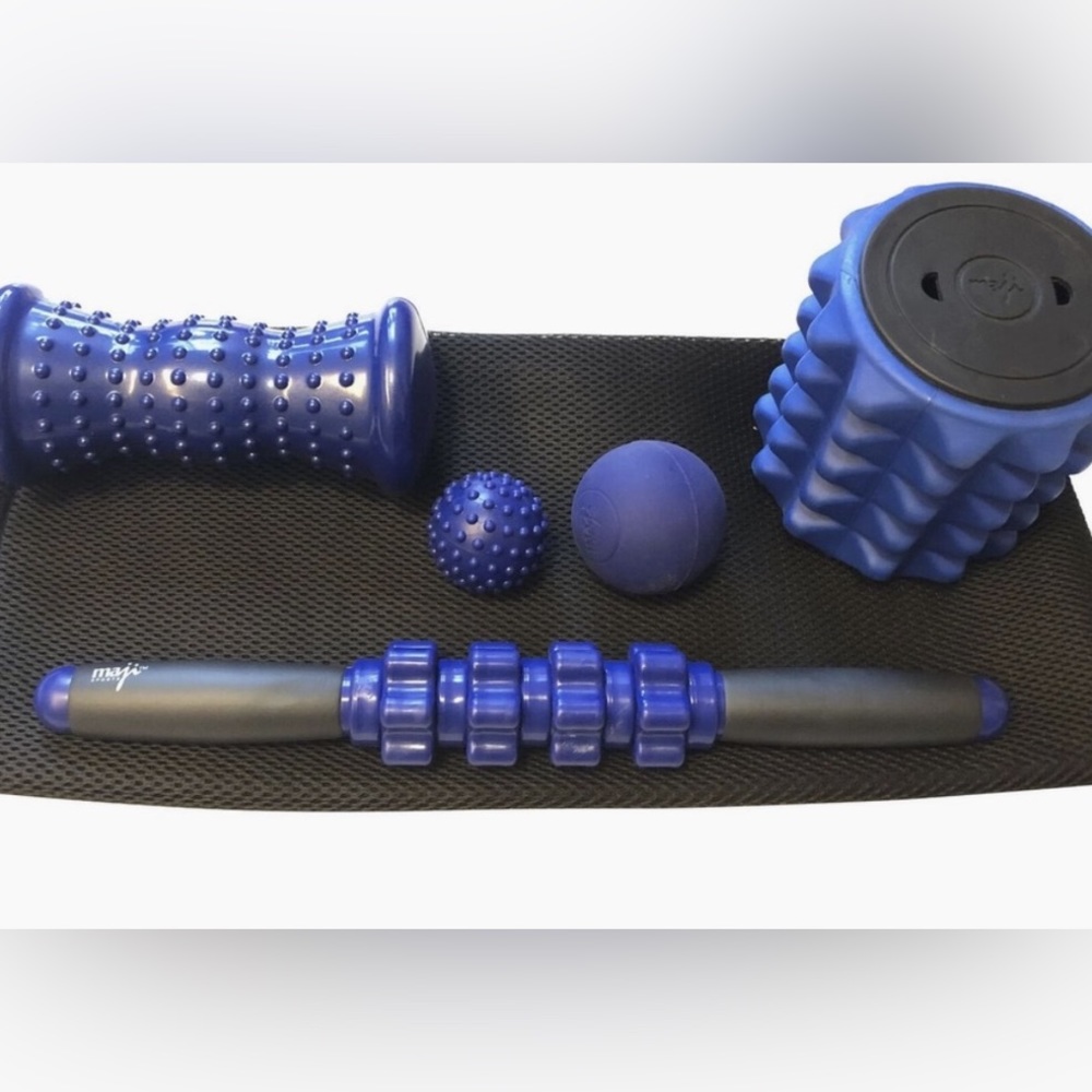 NWT. Massage/Recovery Bundle. Travel bag.